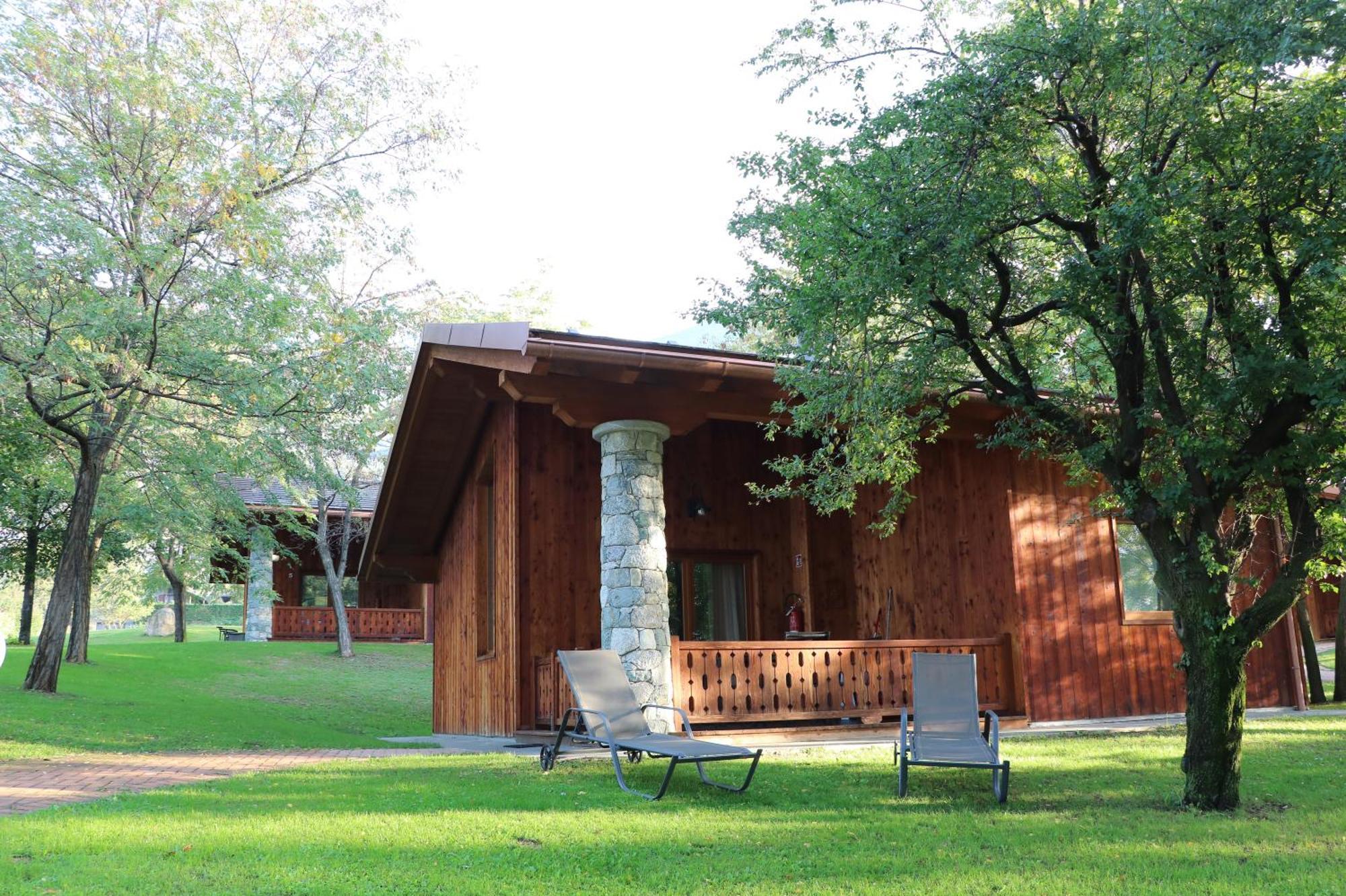 Lazy Bee Camping Village Aosta Exterior foto