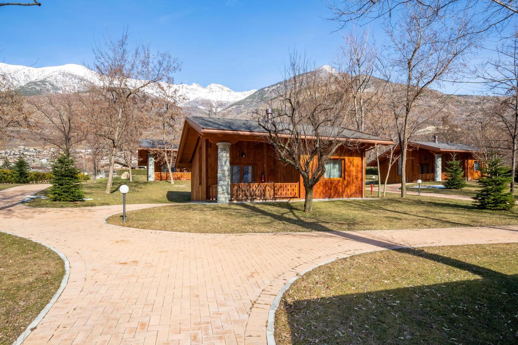 Lazy Bee Camping Village Aosta Exterior foto