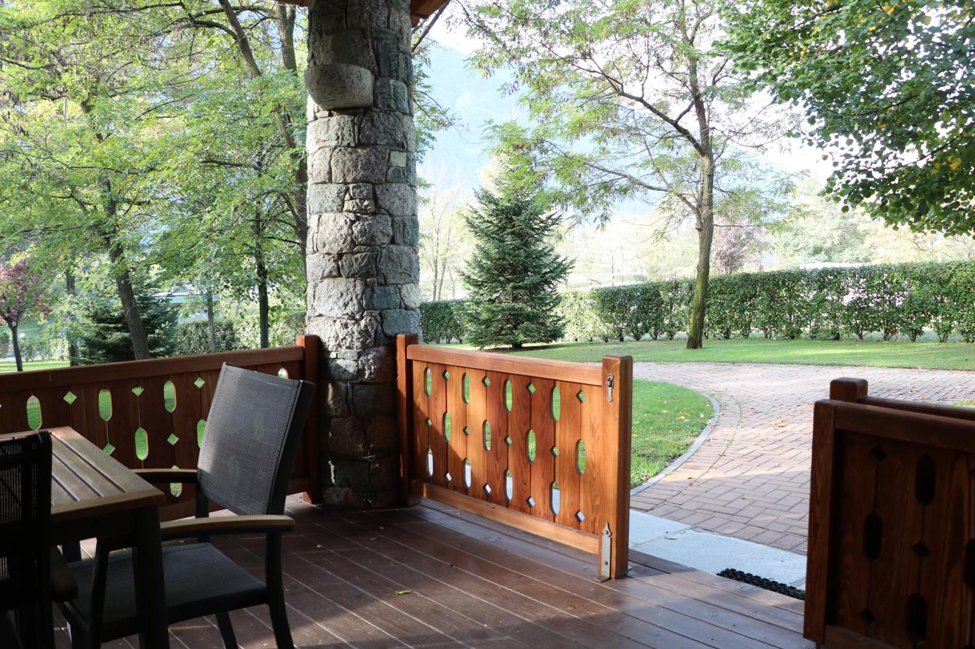 Lazy Bee Camping Village Aosta Exterior foto